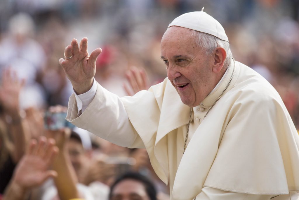 Foto LaPresse - Stefano Costantino
31/08/2016 Città del Vaticano (VAT)
Cronaca
Papa Francesco saluta la folla arrivando, per la tradizionale Udienza Generale del Mercoledì, in Piazza San Pietro, Città del Vaticano, Vaticano.
Nella foto: Papa Francesco

Photo LaPresse - Stefano Costantino
31/08/2016 Vatican City (VAT)

Pope Francis greets the crowd as he arrives, for traditional Wednesday’s General Audience, in St. Peter's Square in Vatican City, Vatican.
In the pic: Pope Francis