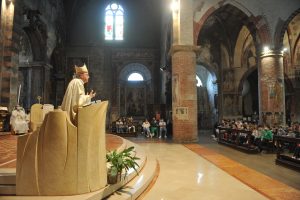 Il vescovo Maurizio Malvestiti ha celebrato la S.Messa nella ricorrenza della festa di S. Francesco a cui hanno partecipate le classi delle scuole del Collegio S. Francesco.